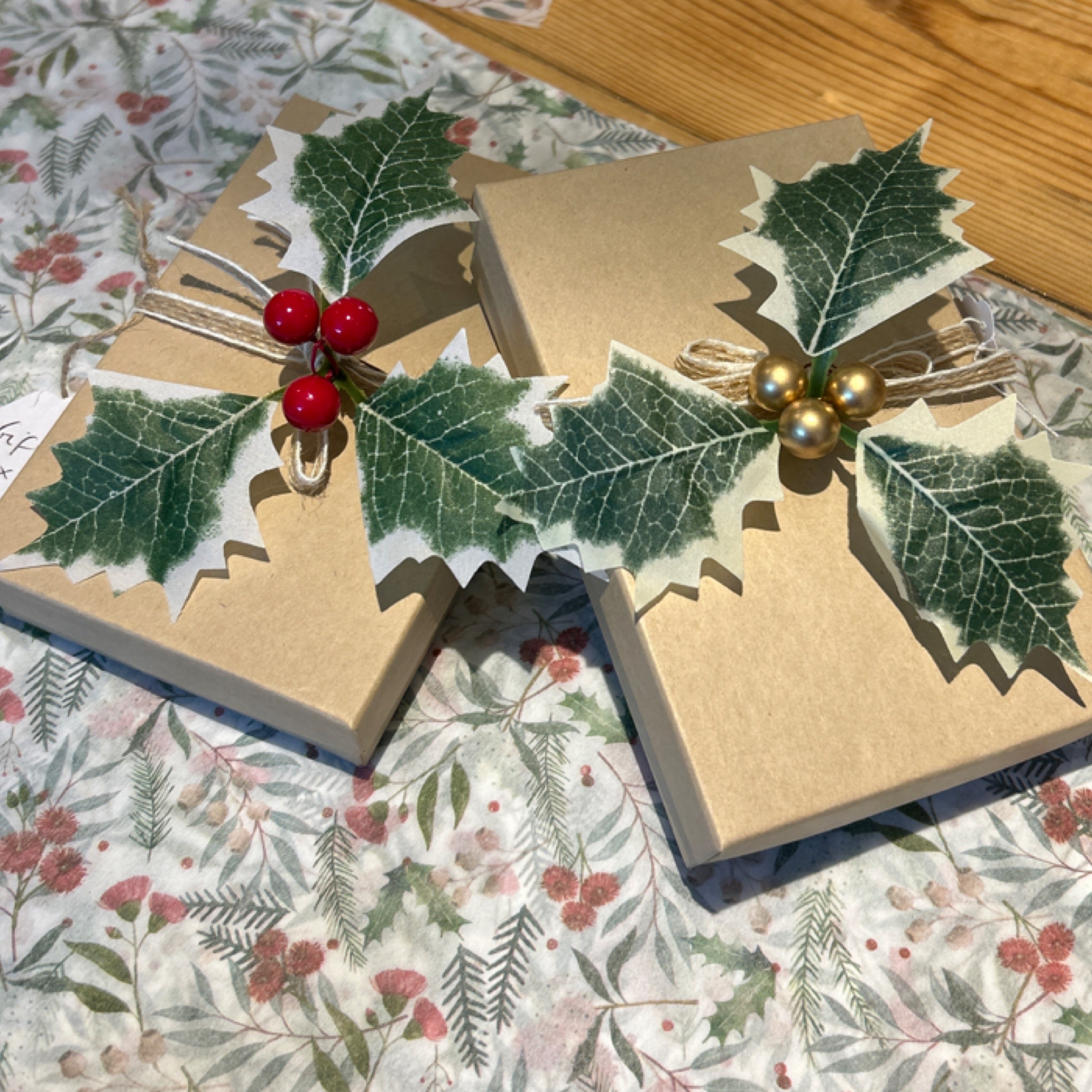 Gift Box - Holly