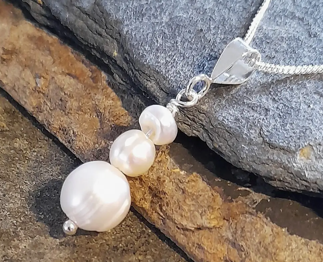 3 Pearl Pendant - SP333BC