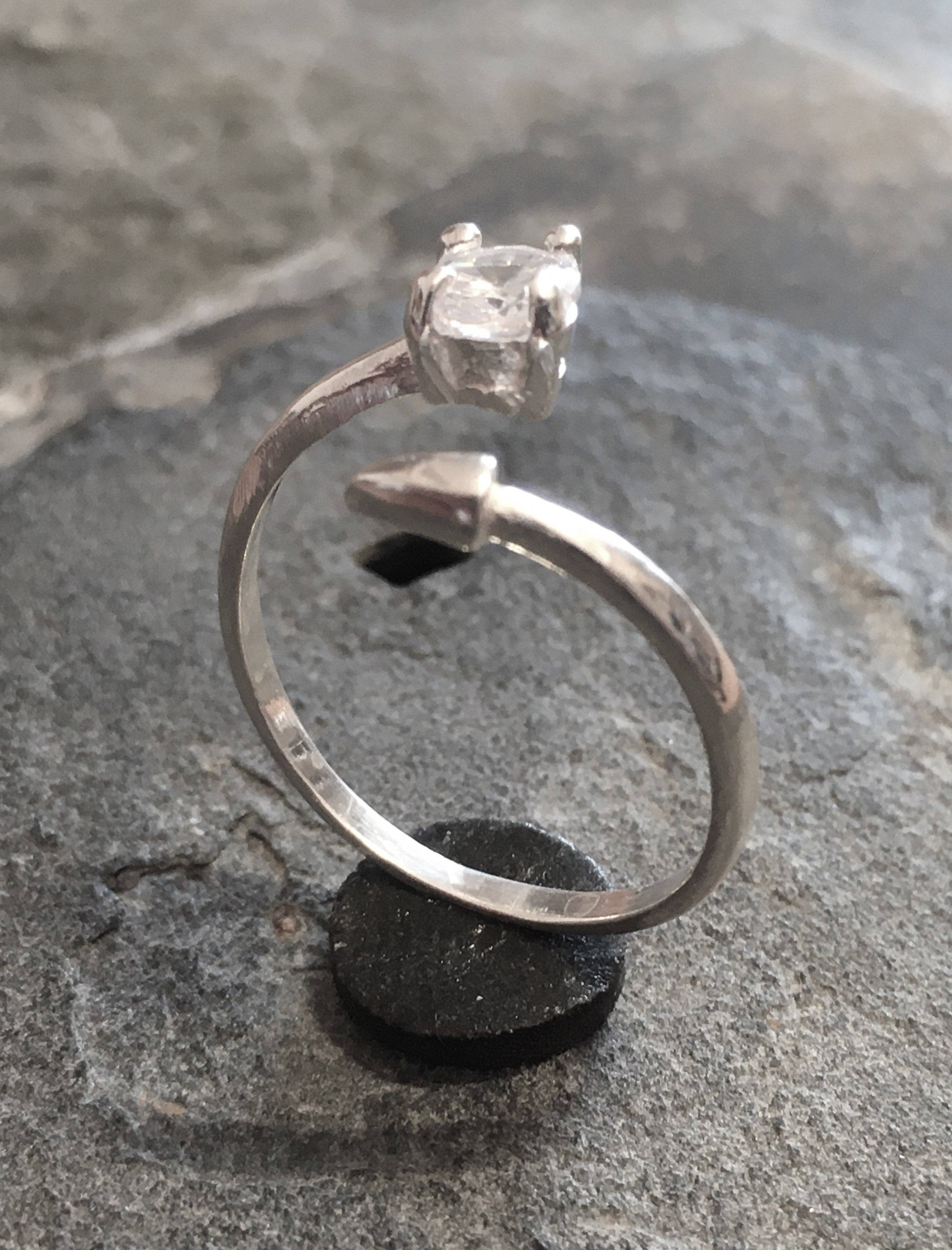 Arrow & CZ Ring - SR068B