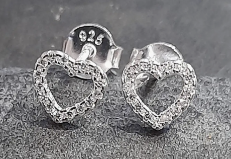CZ Outline Heart Studs - SS601B